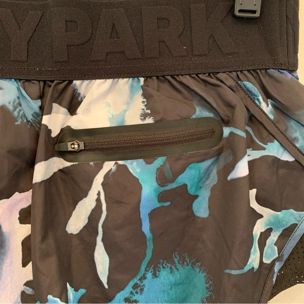 Ivy Park Running Shorts - Ink Cloud Print - Picture 7 of 9
